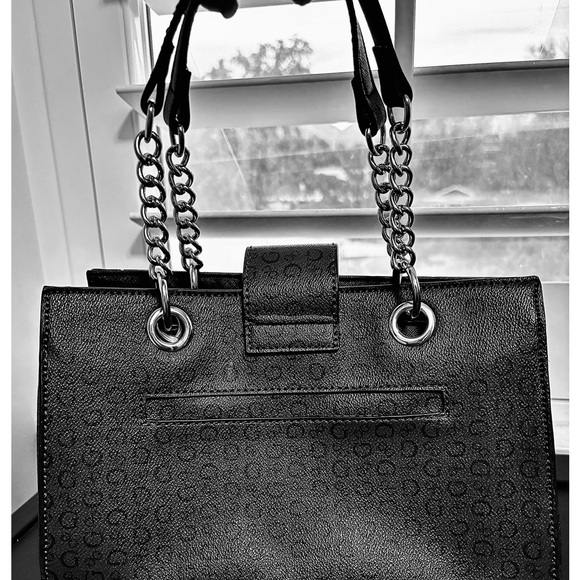 Guess Bag - Picture 2 of 5